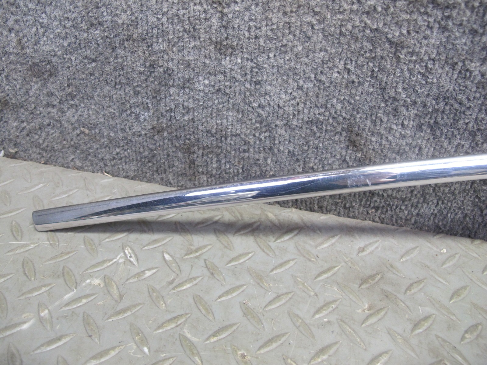 2006-2012 BENTLEY FLYING SPUR FRONT RIGHT DOOR WINDOW CHROME TRIM MOLDING SET