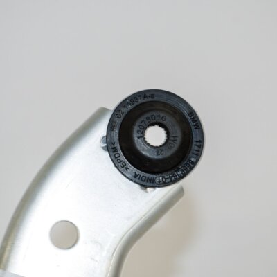 NEU BMW 5 G30 KÜHLER OBEN RECHTS HALTERUNG 51647357220 | eBay