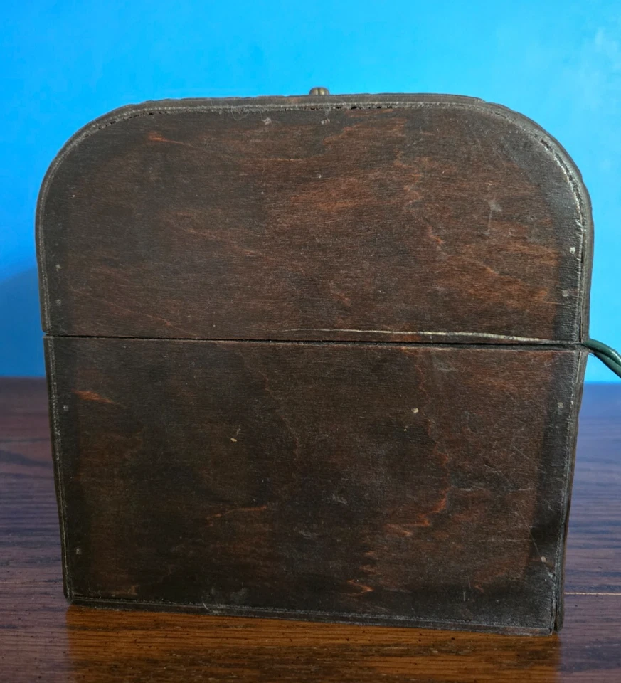 HIMALAYAN SALT LAMP ~ TREASURE BOX GLOW - Image 3 of 4