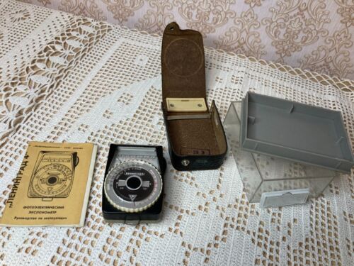 Light meter "Leningrad 4" by USSR in Original case and Box + instructions - Picture 1 of 12