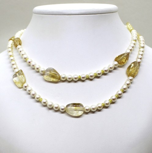 Collier De Perles Avec Fermoir En Or 18K - Espagne Années 1960 - Longueur 42cm - Perles 0.6cm