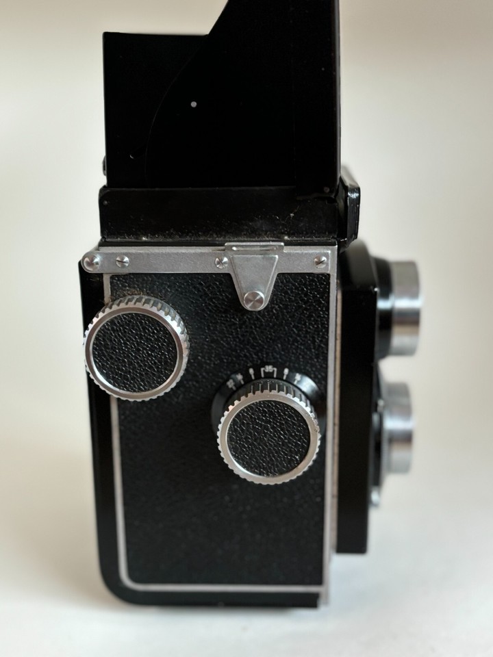 Wardflex Camera Black 6x6 TLR Telmer 80mm f/3.5 Lens with case near