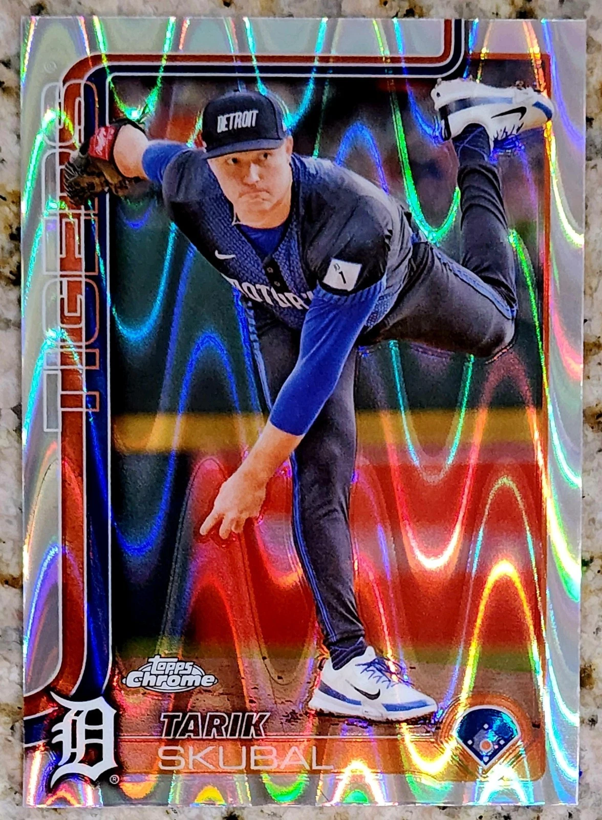 Sports Cards 2025 Topps Chrome Tarik Skubal Silver Raywave Refractor Card #258