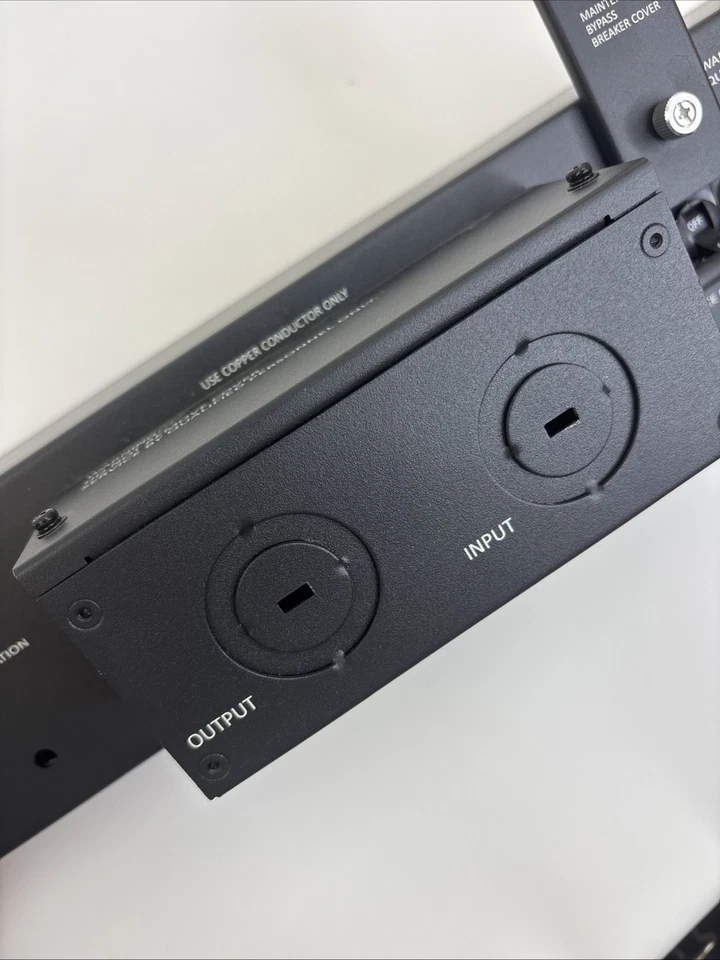 UPS Emerson Liebert GXT, unidade de distribuição de saída de energia - Imagem 4 de 4