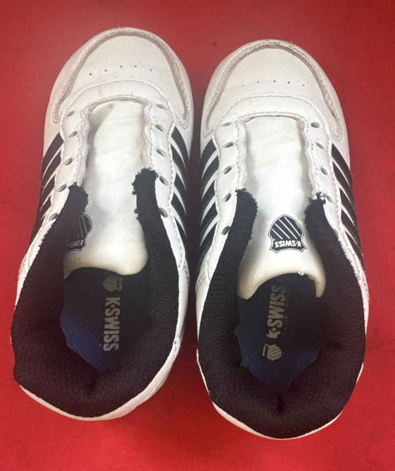 Zapato deportivo K-Swiss para niños pequeños, talla 10, ¡ENVÍO RÁPIDO Y EMBALAJE CONFIABLE! Foto 2 de 2
