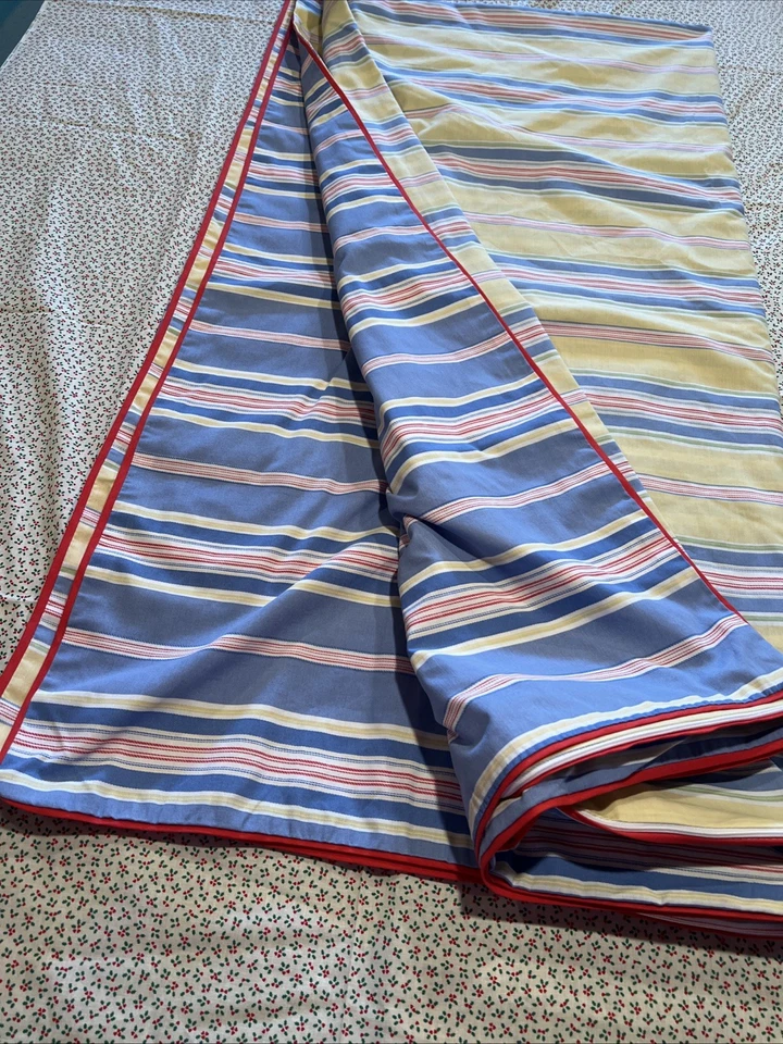 Funda nórdica Wamsutta Queen a rayas pastel casa costera americana limpia Airbnb Foto 4 de 4