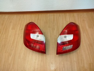 Rücklicht Skoda Fabia II 5J Limousine rechts Rückleuchte 5J6945096 Original
