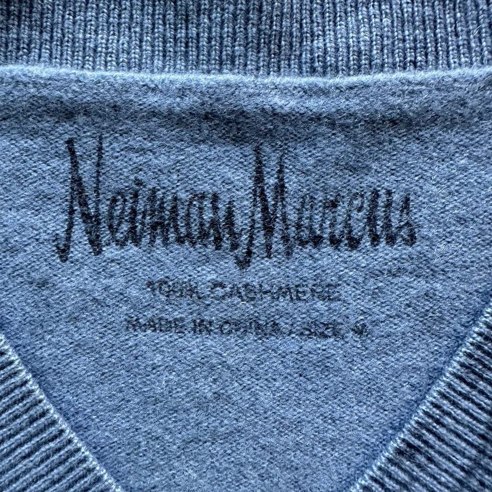 Neiman Marcus Men’s Sweater M 100% Cashmere Blue V-Neck Wing Cross Graphic Y2K - Image 3 of 4
