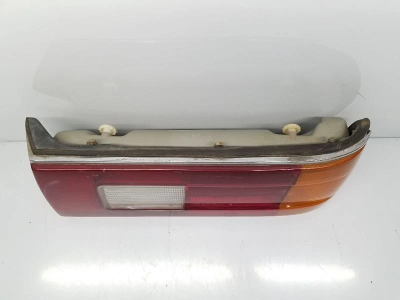 Luz trasera derecha pasajero para BMW 733i 6383 78-84 Foto 4 de 4