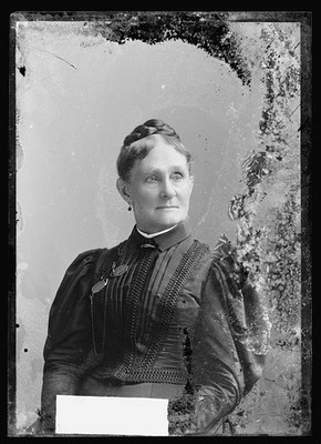 Photo:Mrs. E.M. Richardson Portrait 1894-1901