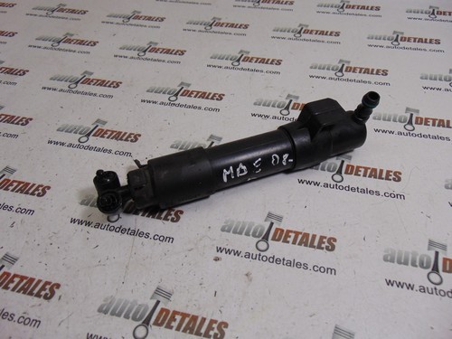 Headlight washer spray nozzle