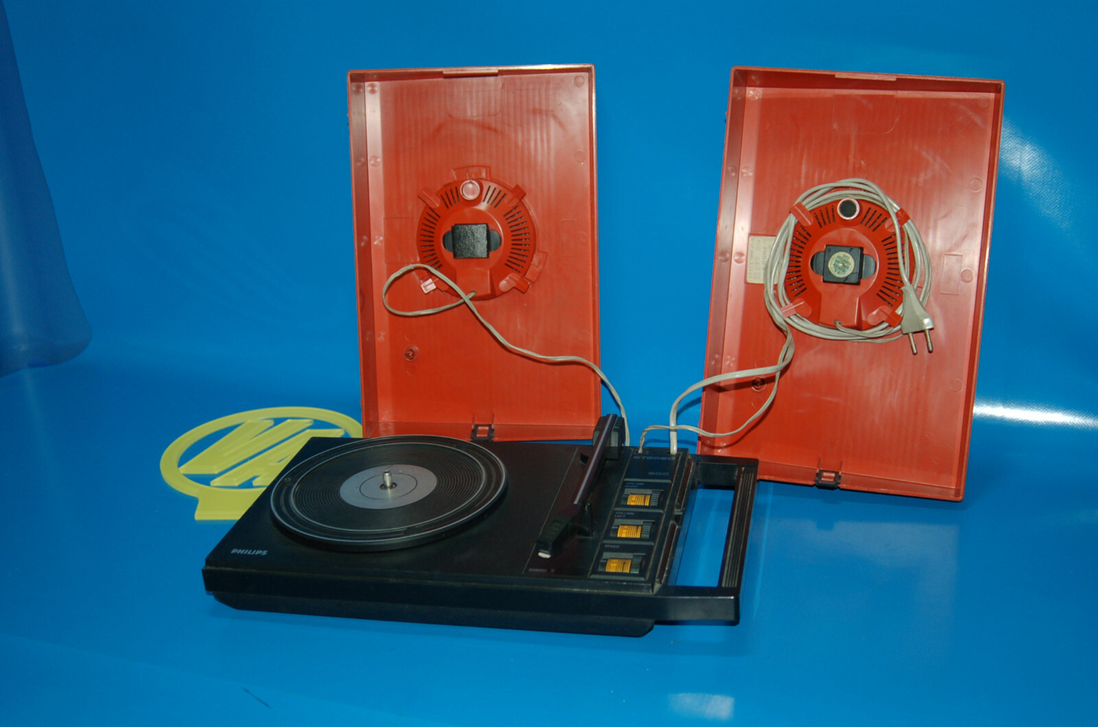 Valise tourne disque Philips , rare , 1966 , à restaurer Valise tourne disque Philips , rare , 1966 , à restaurer