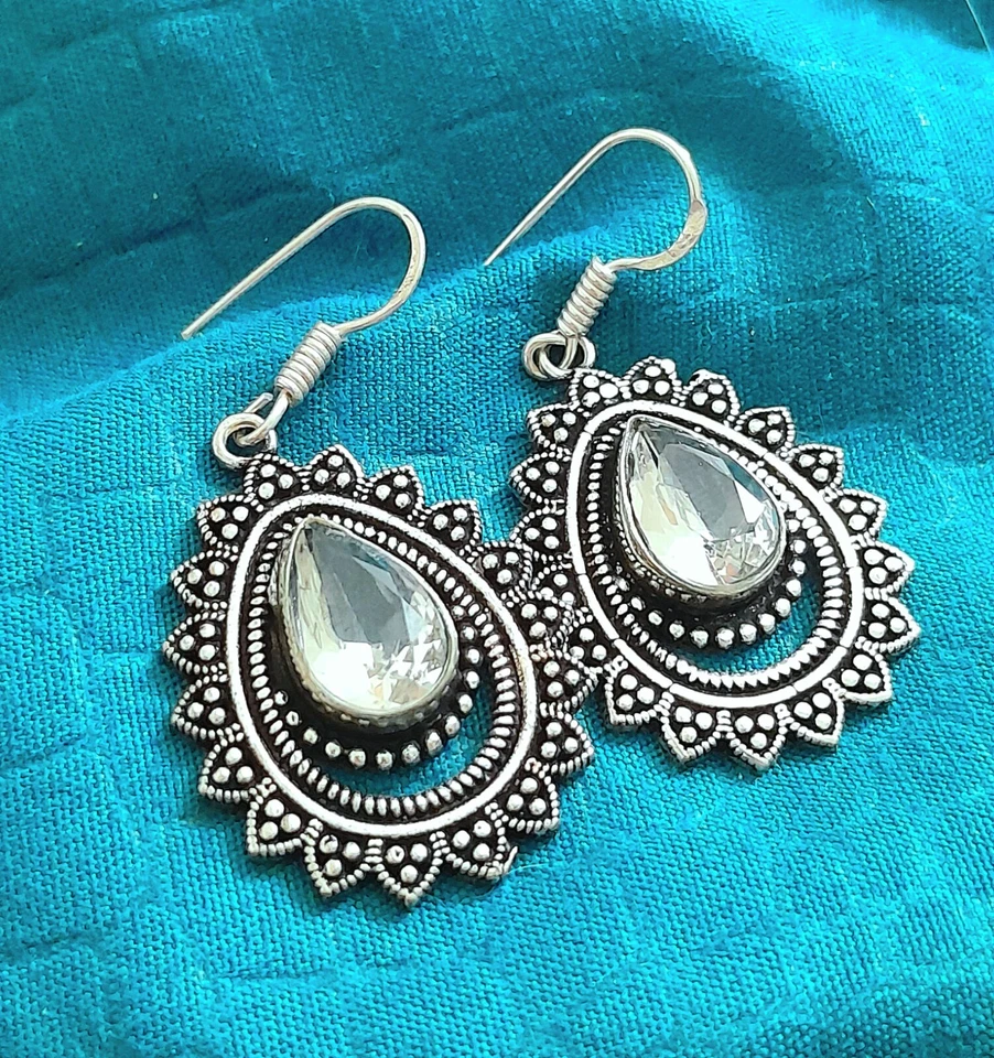 ORECCHINI ORIENTALI GOCCIA ARGENTO 925 CON TOPAZIO BIANCO NATURALE SFACCETTATO - Immagine 2 di 4