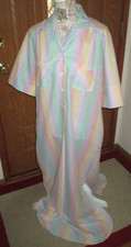 Vintage Evelyn Pearson Ladies Small Lightweight Striped Pastel Housecoat Robe