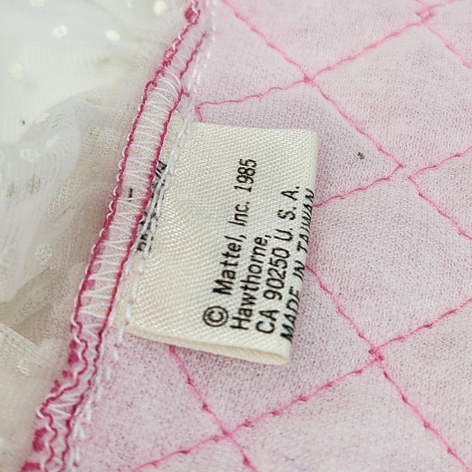 VINTAGE 1985 MATTEL DREAM GLOW BARBIE BED REPLACEMENT PINK COMFORTER vintage-1985-mattel-dream-glow-barbie-bed-replacement-pink-comforter