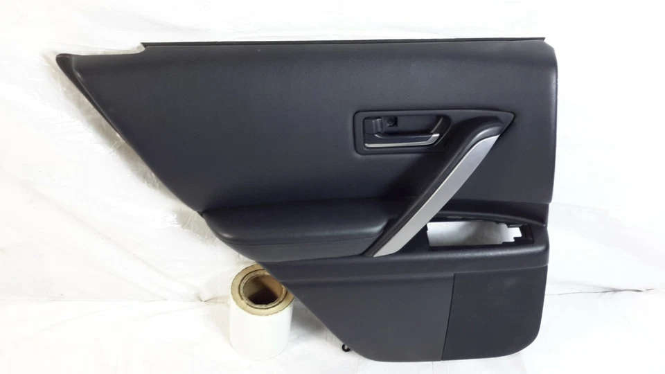 Panel de moldura de puerta interior trasero izquierdo Infiniti FX35 FX45 2003-2008 FABRICANTE DE EQUIPOS ORIGINALES Foto 2 de 4