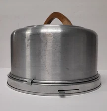 VINTAGE MIRRO THE FINEST ALUMINUM CAKE CARRIER