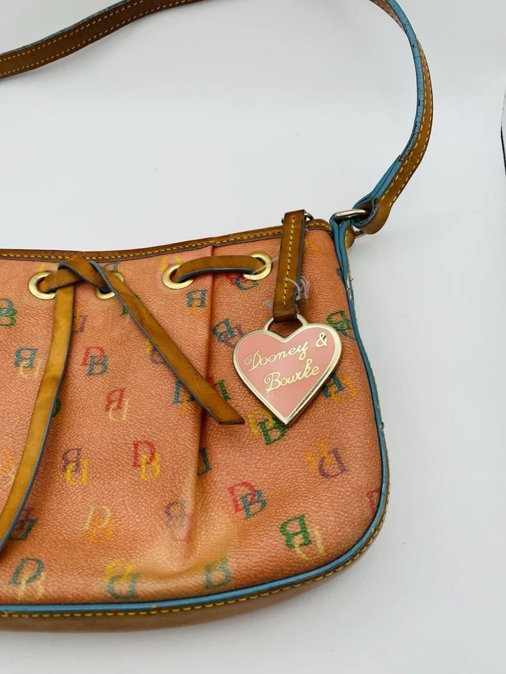 Doomed & Bourke 复古 Y2k Terracotta 彩虹拉链 DB Monogram 单肩包 — 第 2/4 张图片