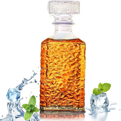 Whiskey Decanter with Airtight Geometric Stopper,32oz Liquor Clear