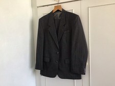 Men's Grey Suit 2-Piece Suit In Excellent Condition, Size Small