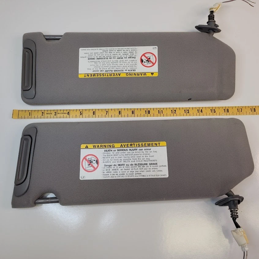 Par de parasoles gris tela con luces de espejo OEM Toyota Avalon 2002-2004 Foto 4 de 4