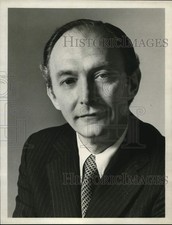 1980 Press Photo Richard C. Wald Senior Vice President Abc News - Nop81974 1980 Press Photo Richard C. Wald Senior Vice President Abc News - Nop81974