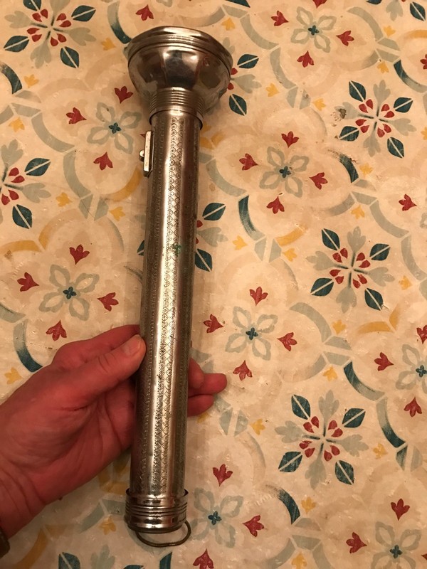 VINTAGE 14 IN. SHURLITE FLASHLIGHT