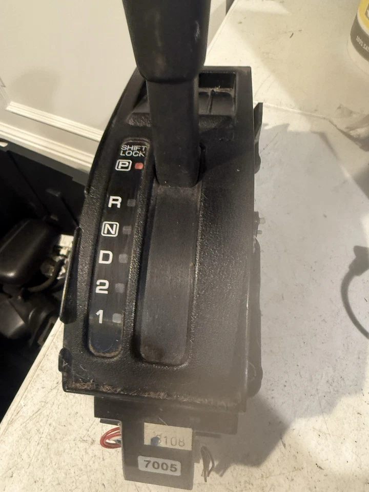 2001–2004 Nissan Frontier Automatic Floor Gear Shifter Lever Assembly OEM - Image 3 of 4