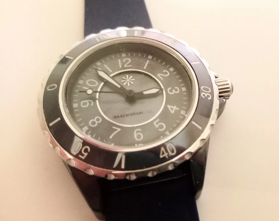 Reloj deportivo Isaac Mizrahi cerámica Foto 2 de 3