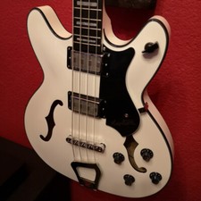 HAGSTROM Viking Bass White Gloss ❘ E-Bass ❘ inkl. GigBag ❘ SHOWROOM