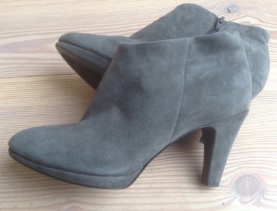 ecco Stiefeletten Ankle Boots Plateau 1,5 cm Grau Wildleder Spitz Heel 9 cm