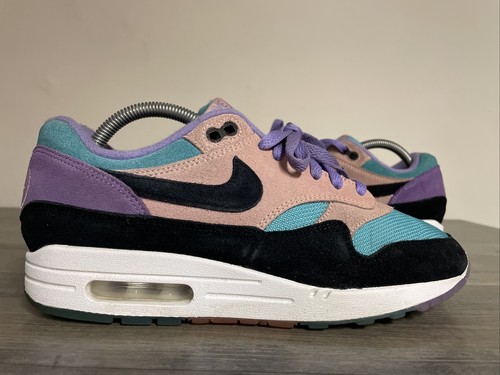 have a nike day air max 1s