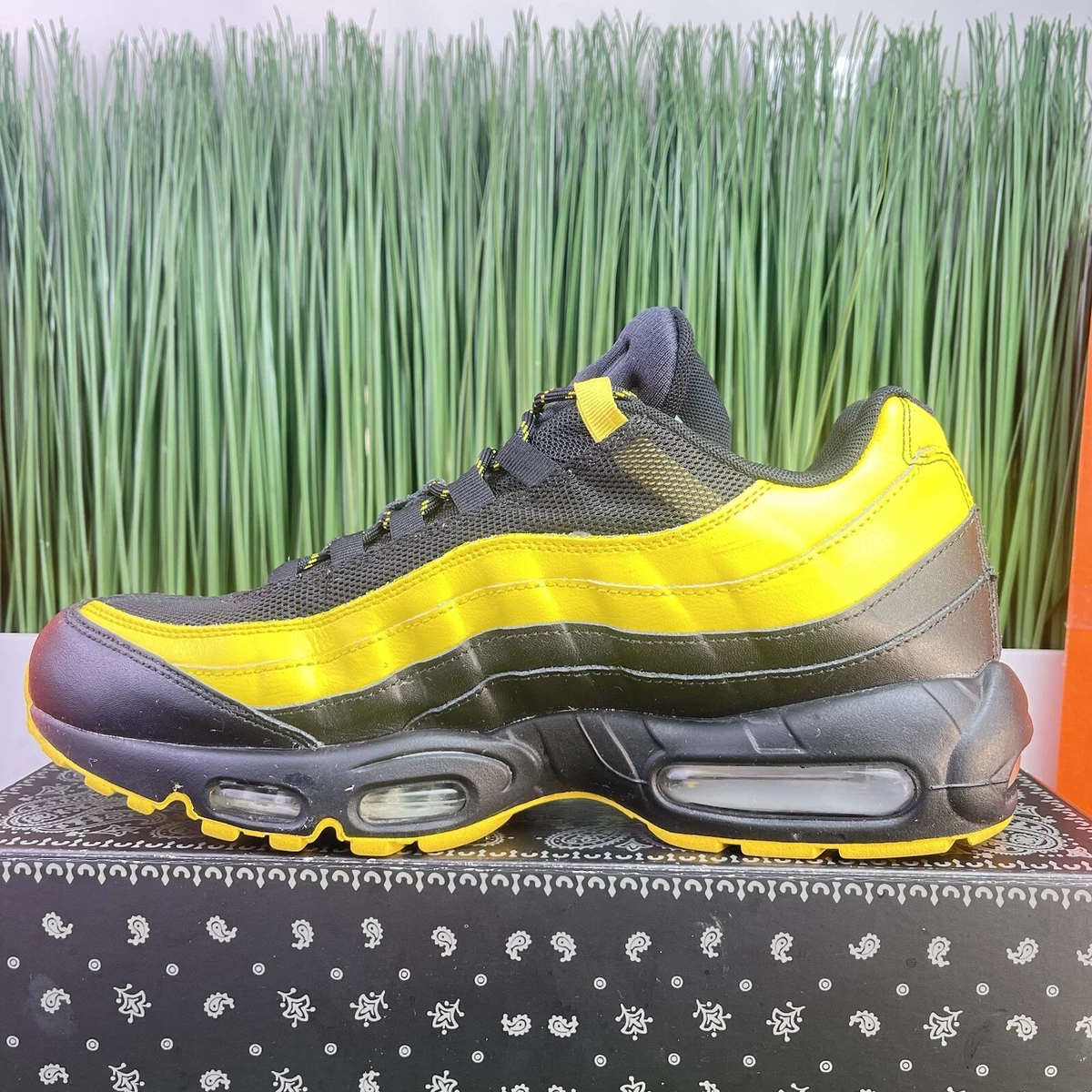 Nike air max 95 black yellow top