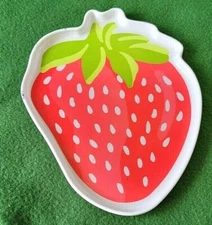 Strawberry Shaped Melamine Lunch / Snack Plate, Dessert Plate Excellent Cond. 
