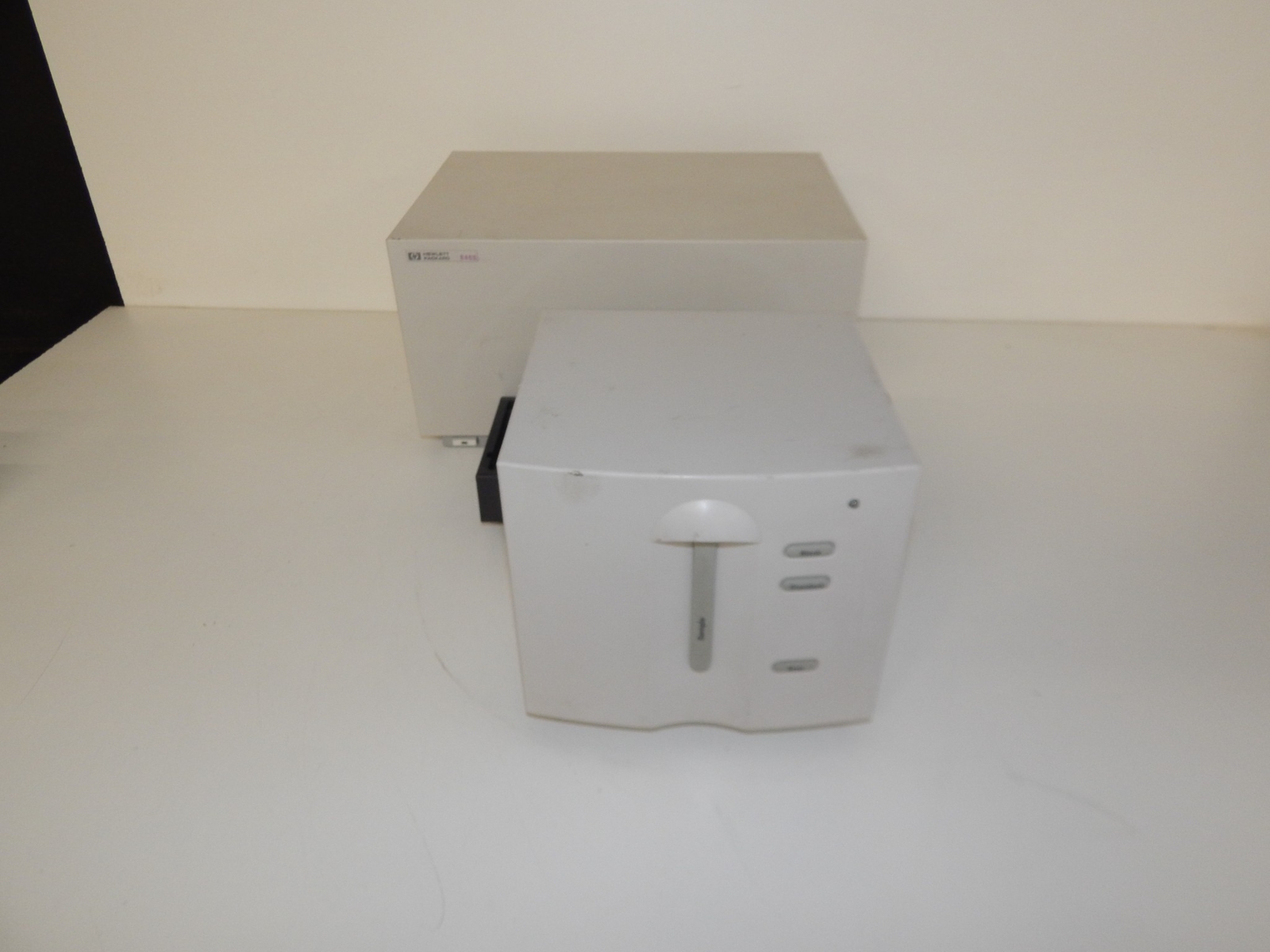 HP AGILENT 8453 UV-Visible Spektrophotometer G1103A (ZWP63)
