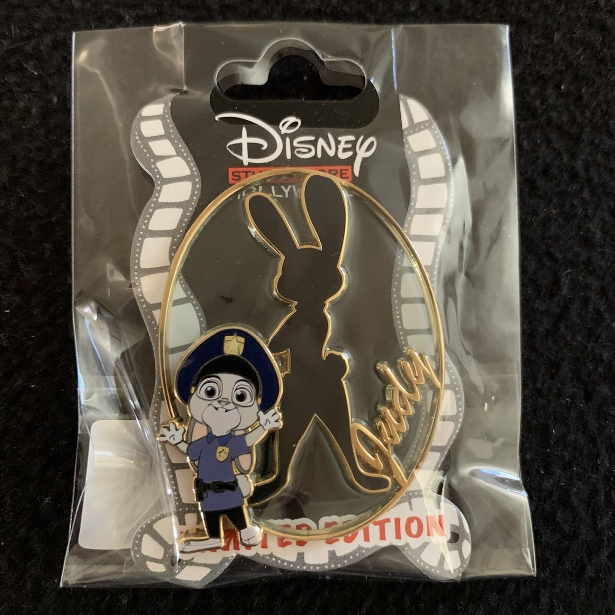 DSSH ジュディ　ピンバッジ　Growing Up D23 Expo 2022 DSSH Judy Hopps Growing Up Pin LE 400 Zootopia