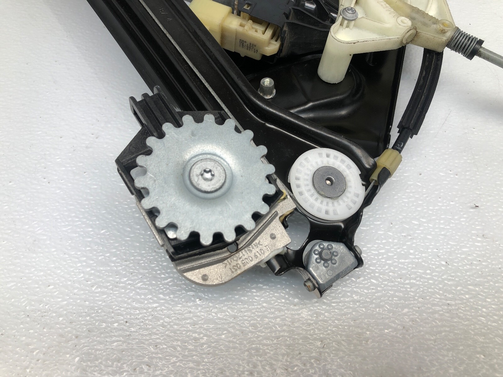 2014-2021 MASERATI QUATTROPORTE RIGHT PASS REAR DOOR WINDOW REGULATOR MOTOR OEM.