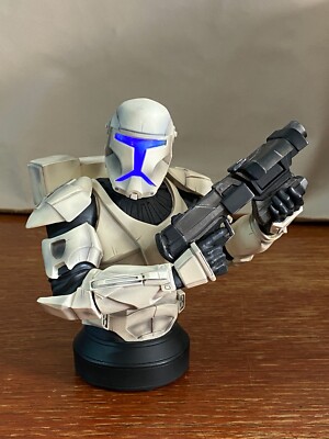 Gentle Giant Star Wars Republic Commando Mini Bust (Light-up Visor) 249/950--NEW