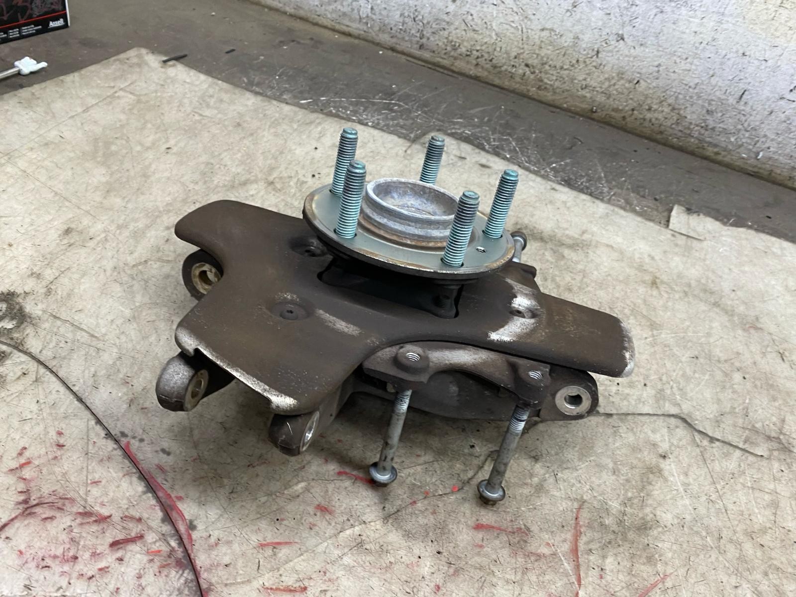 2015 ASTON MARTIN RAPIDE LEFT REAR SPINDLE KNUCKLE WHEEL BEARING HUB *55K MILES*