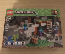 LEGO Minecraft: The Zombie Cave (21141)