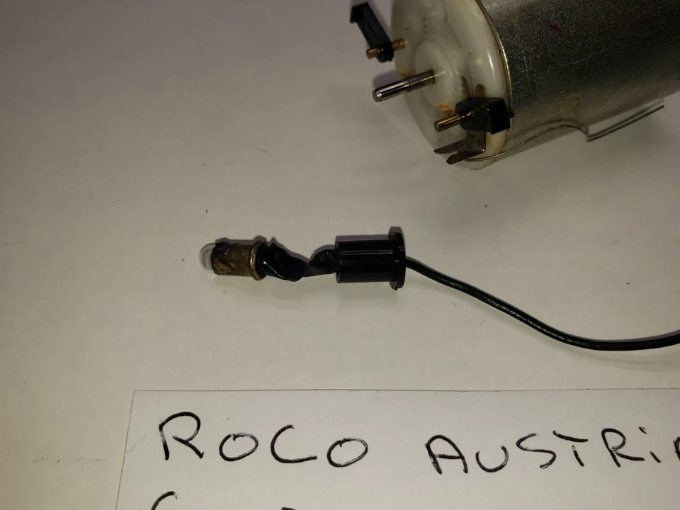 ROCO MOTOR MOUNT CLIP WIRED HARNESS HO Scale ROCO Alco FA Diesel Locomotive PART - Image 4 of 4