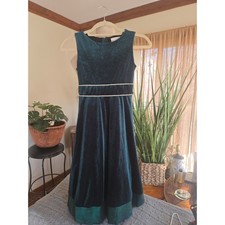 RARE EDITIONS- Girls Velvet Dress Rhinestone Waistline - Green - Size 10 Holiday
