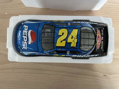 Jeff Gordon #24 Dupont Pepsi 2006 Chevrolet Monte Carlo 1:24 Action 8,868 Made