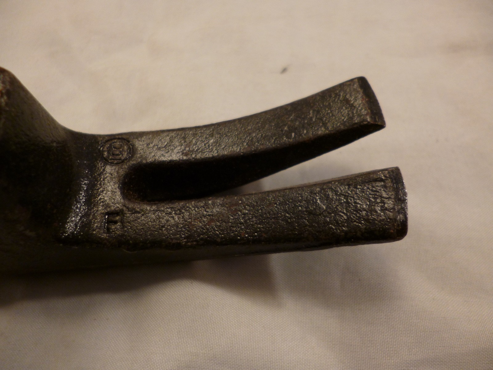 VINTAGE PLUMB 16 OZ. PERMABOND 11-466 CLAW HAMMER WOOD HANDLE