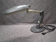 Lights of America Sun Light Lamp Desk Lamp Model 1137 Adjustable Arm Working