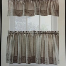 Daisy Gingham One Tier Set 30 in. W x 24 in. L Each tier fits up to 1" rod