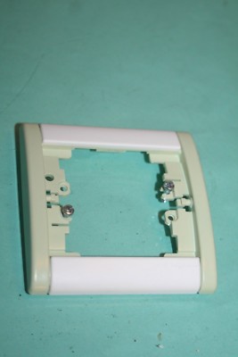 Plaque Simple Legrand Anis - Réf. 82020 / 820 20 - Pour Interrupteur Ou Prise, Couleur Anis Vintage
