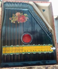 Antike Gitarr-Zither im Originalkarton mit Noten, um 1900