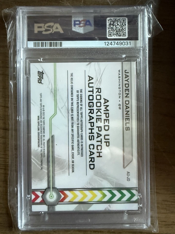 Parche de novato amplificado Topps Resurgence 2024 autógrafos Jayden Daniels #AU-JD  Foto 2 de 2