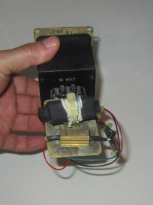 DAVTRON ELECTRIC AIRCRAFT CLOCK M811B USED AR CONDITION